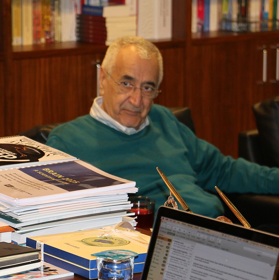 Var Mısın Özeti: Konusu Ve Ana Fikri – Doğan Cüceloğlu Psikolog ve yazar Doğan Cüceloğlu