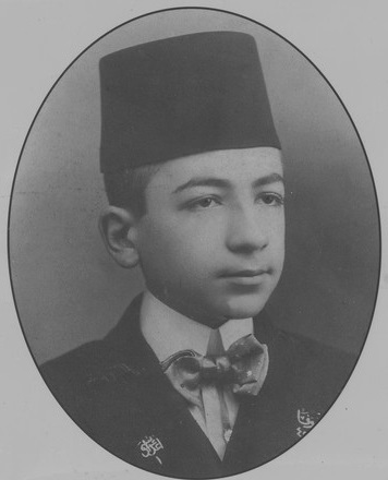 Dokuzuncu Hariciye Koğuşu’nun yazarı Peyami Safa’nın çocukluk fotoğrafı